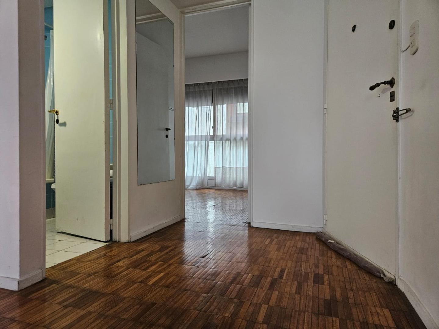 Paraguay 746 , Piso 10