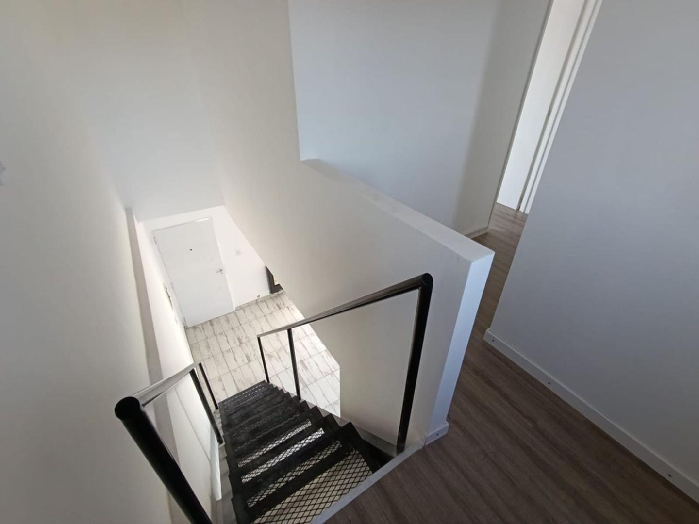 Depto Tipo Casa en Venta con 1 cocheras