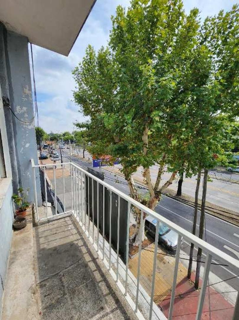 Avenida Mitre 5489 , Piso 2