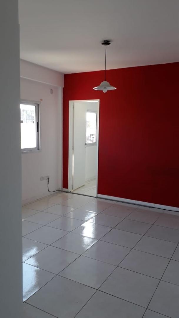 Departamento en Alquiler en Villa Luzuriaga, $ 350.000