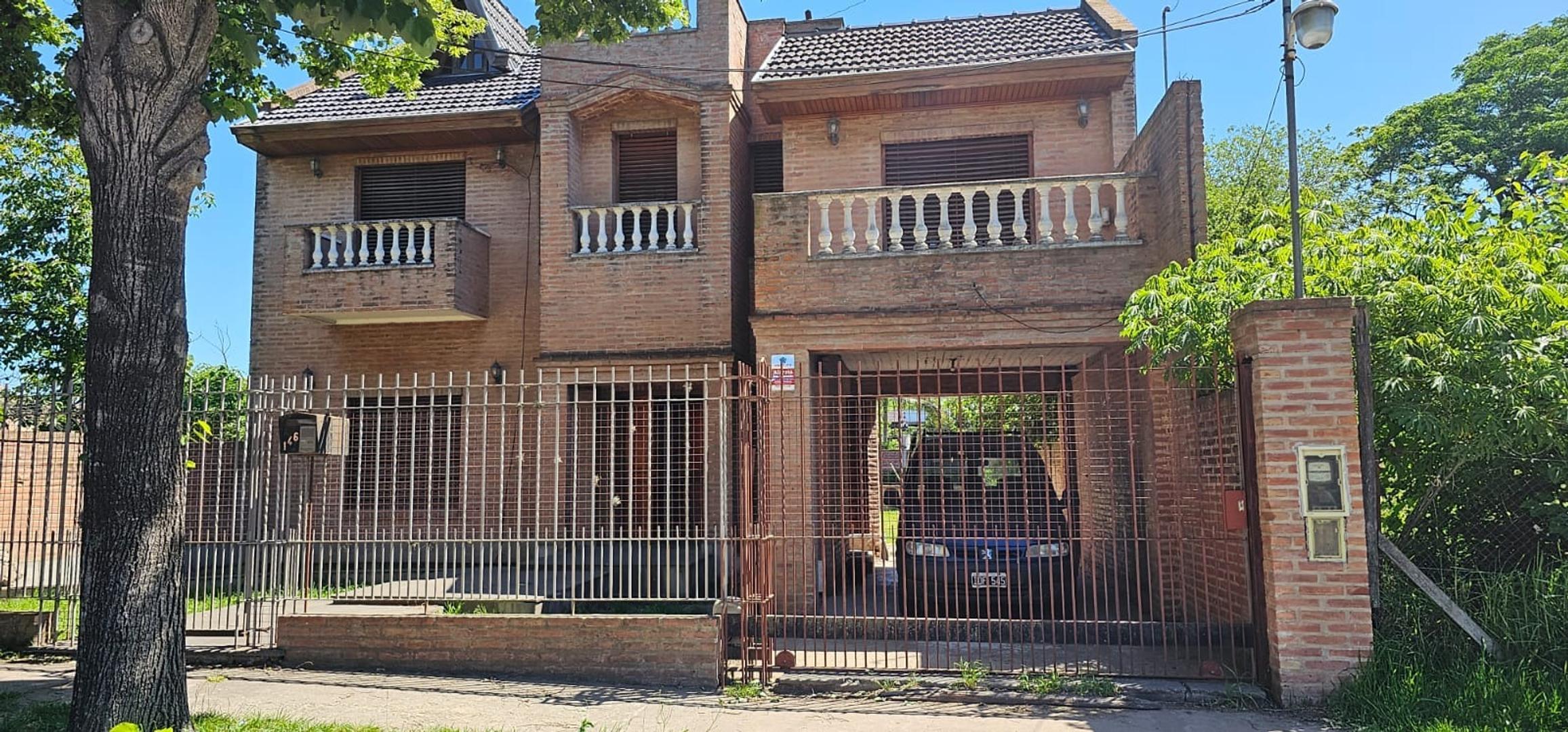 VENTA DE GRAN CHALET CON PARQUE Y PISCINA EN MONTE GRANDE