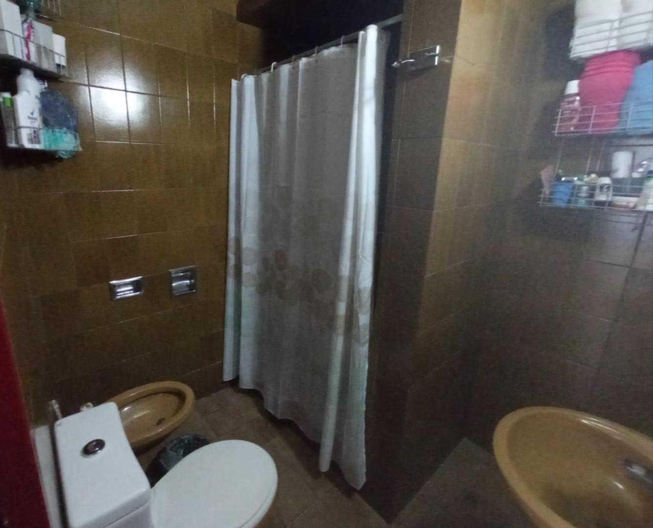 CASA DE 4 AMB CON DOS DTOS ADELANTE 