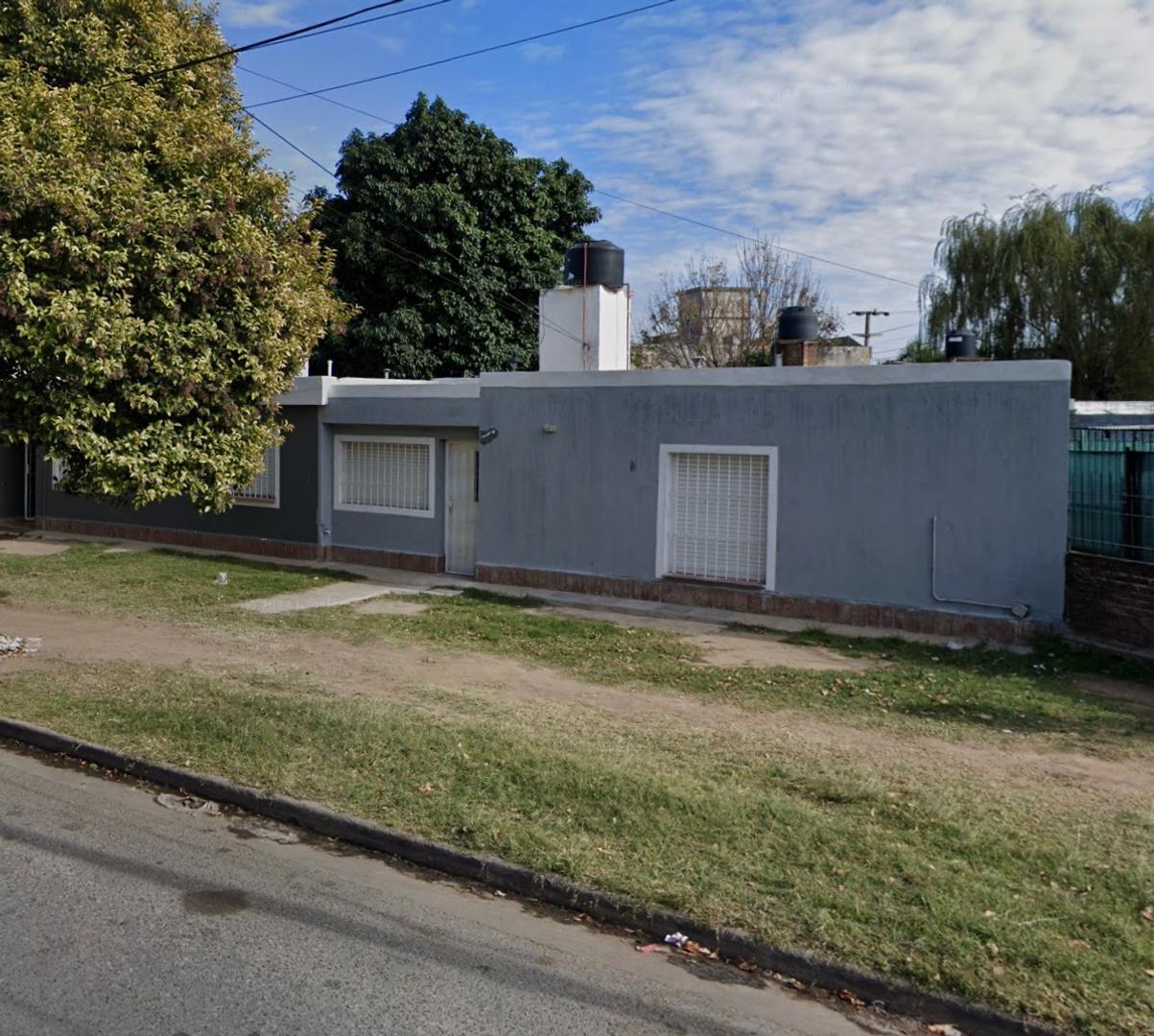 SE VENDE CASA/DEPTO DE 2 DORM CON PATIO EN SANTA ISABEL 2DA.