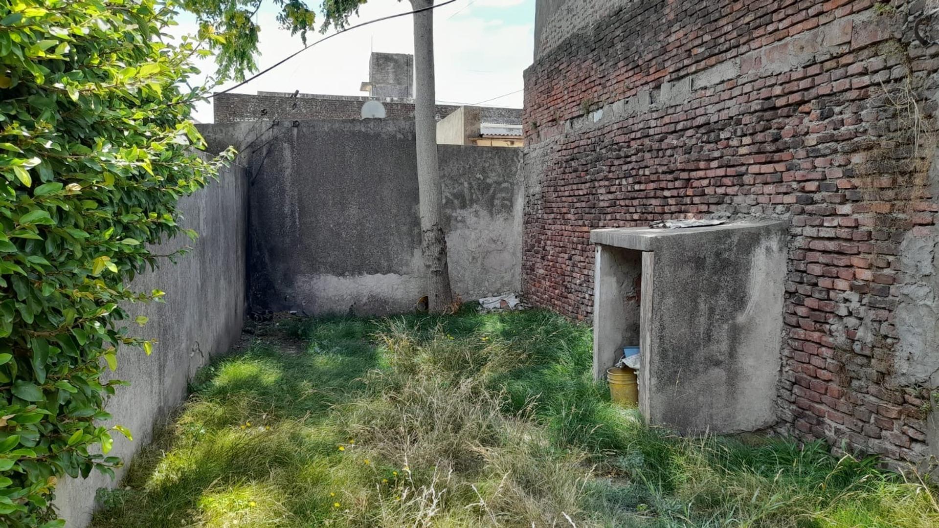 Casa 2 ambientes con 1 baño