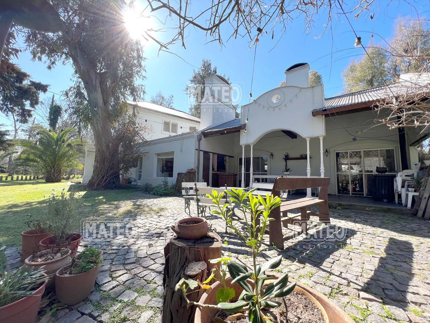 Casa 5 ambientes con 4 baños