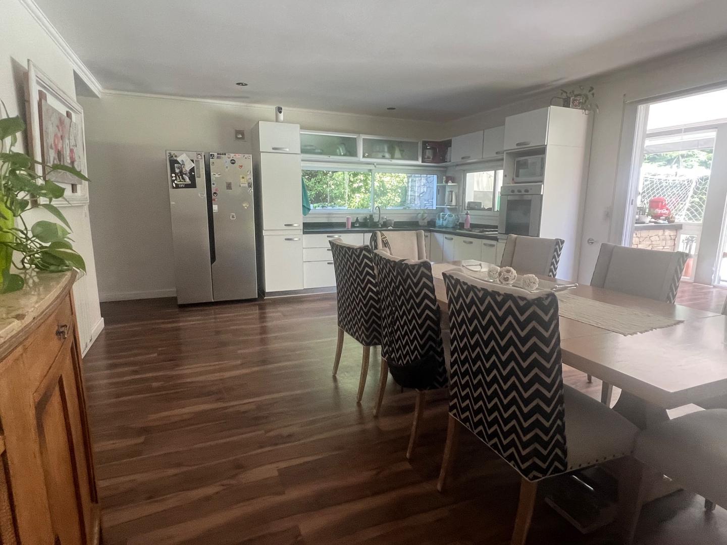 Casa en Alquiler Temporal con 3 cocheras