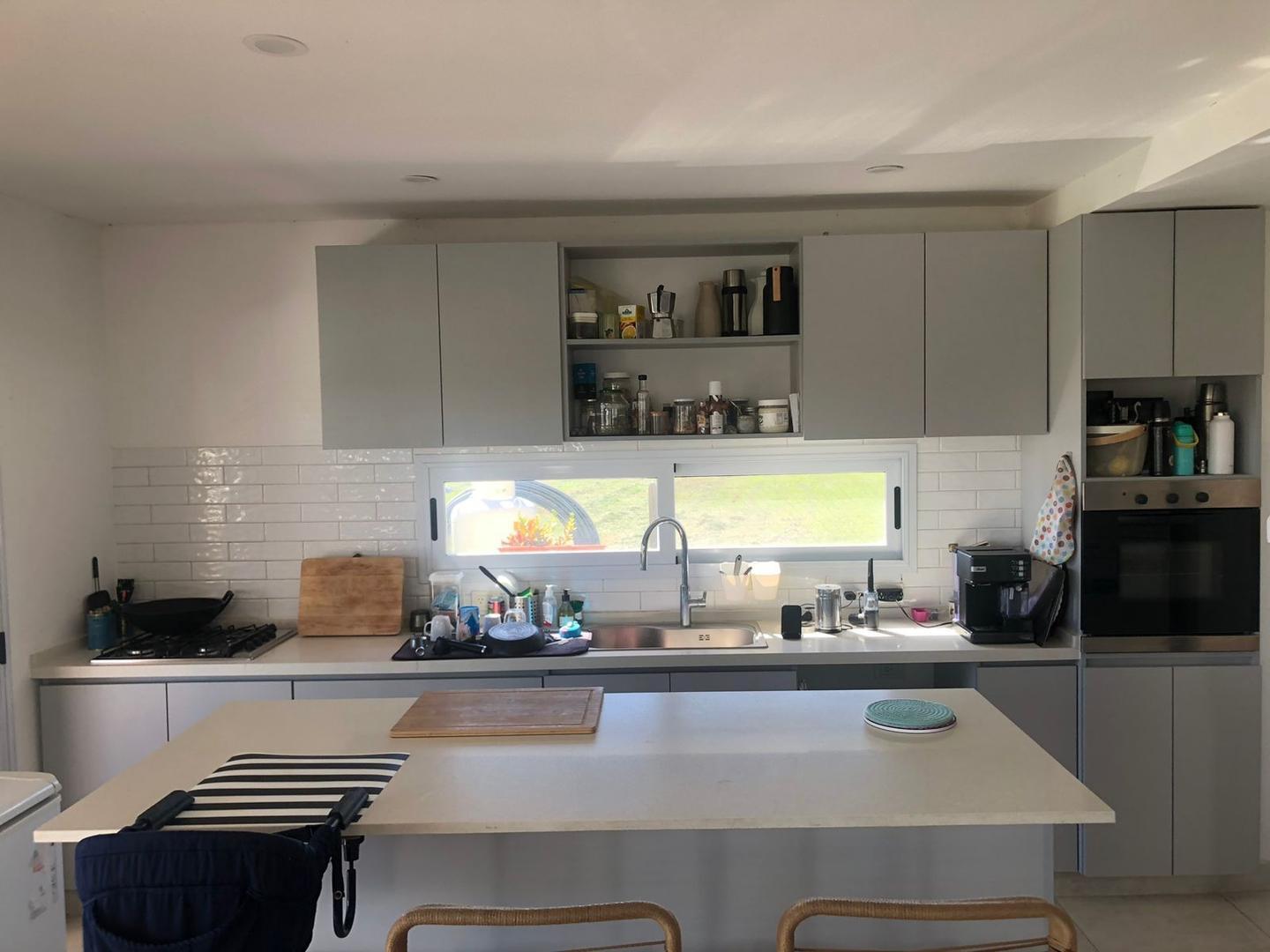 Casa en Venta con 4 cocheras