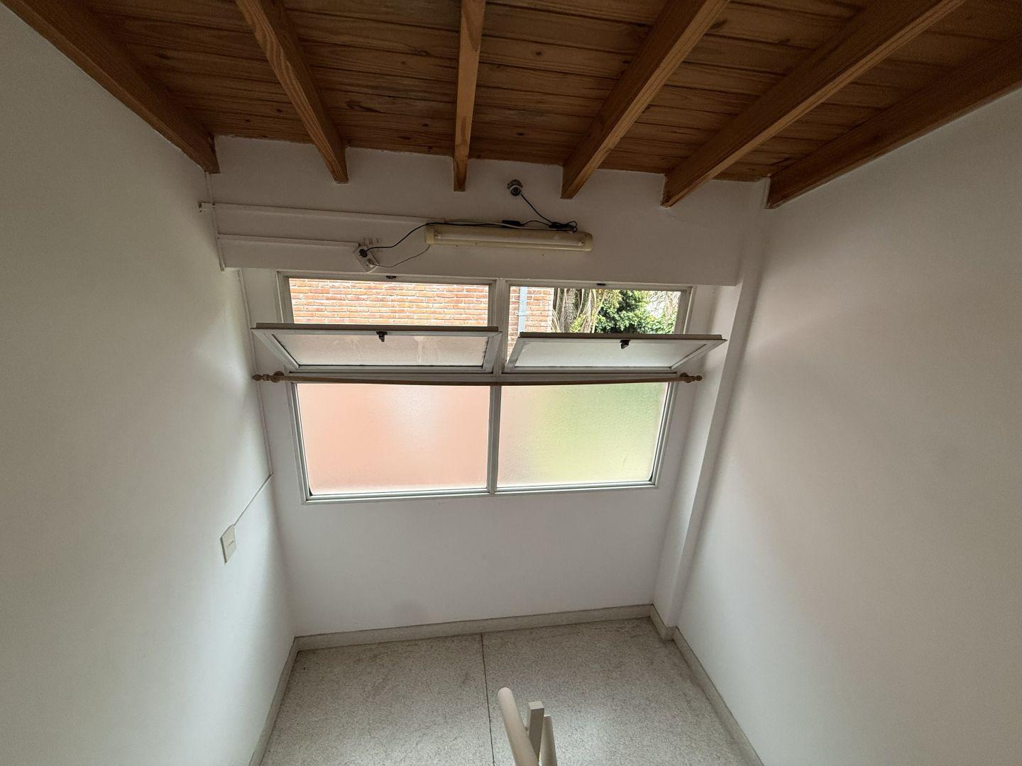 9 de julio 300, Piso 1