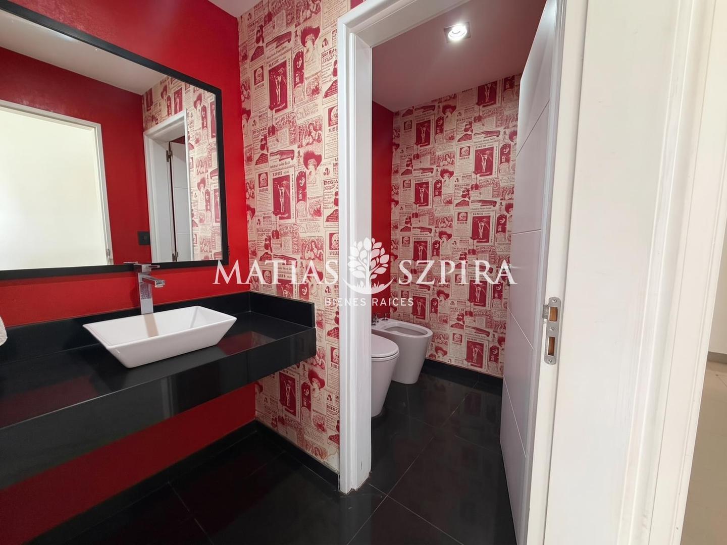 Casa 7 ambientes con 4 baños