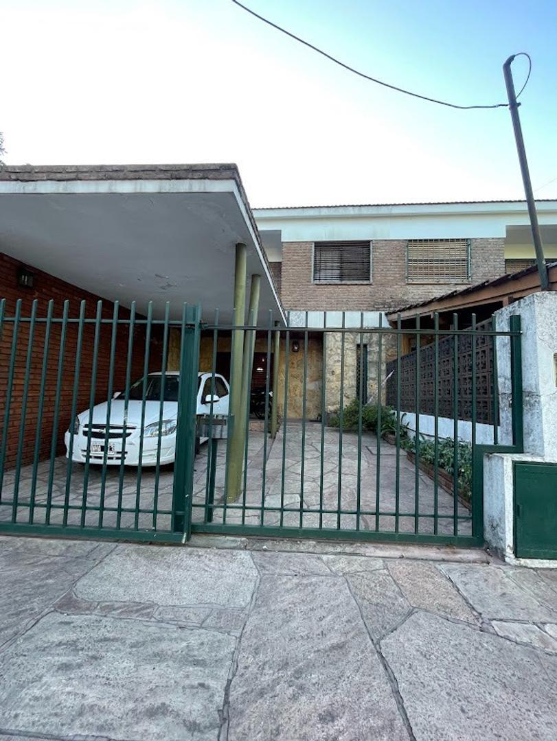 Casa tipo ph 4 ambientes