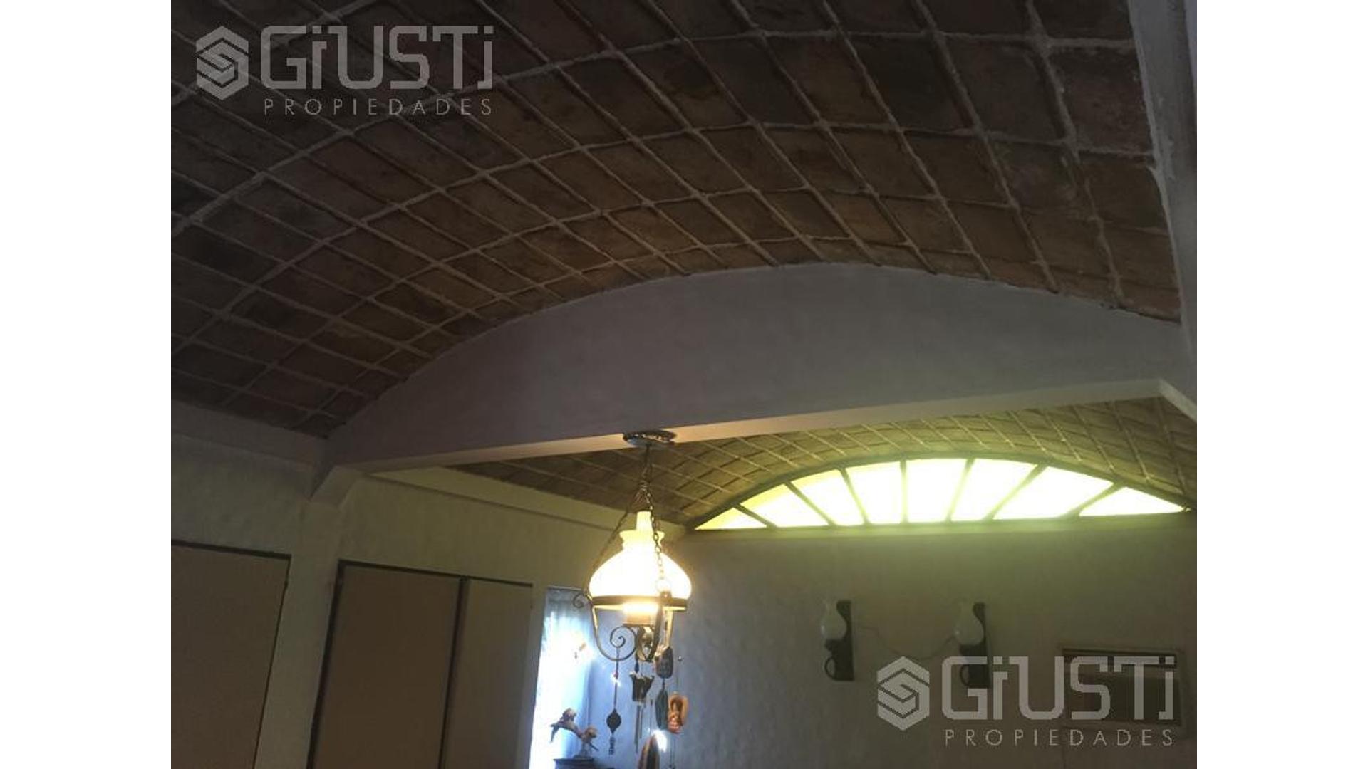 Venta Casa - Barrio Parque Leloir