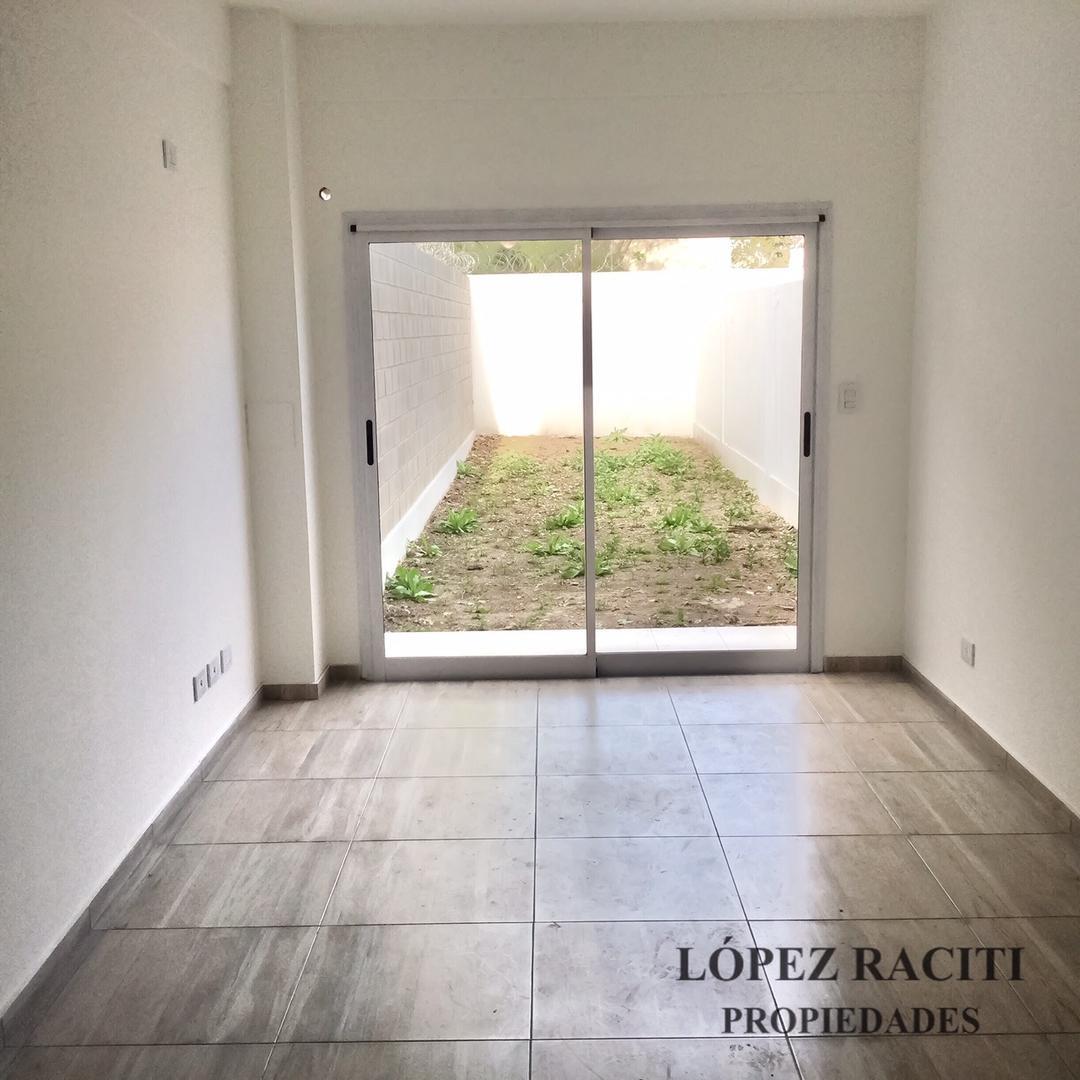 DEPARTAMENTO 2 AMB.C/PATIO Y COCH.BANFIELD OESTE