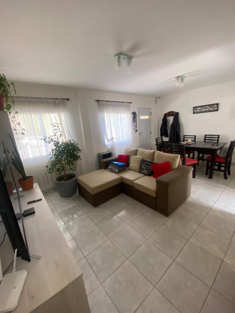 Duplex de 3 ambientes con patio