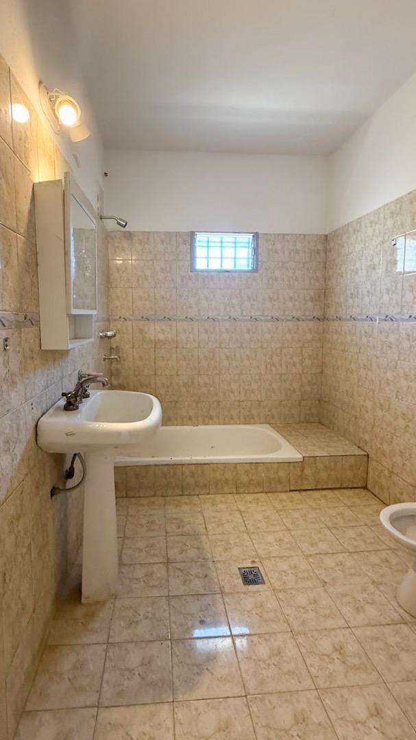 CASA - 3 AMBIENTES - BARRIO SAN EDUARDO - MERLO