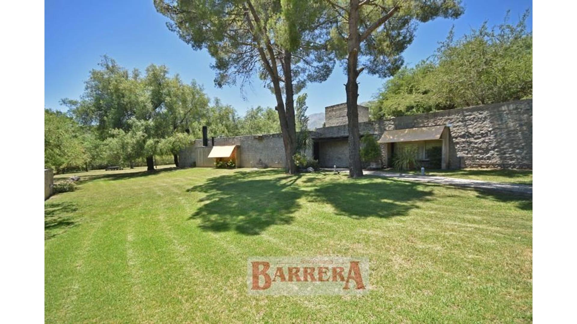 "Casa de Piedra", la más exclusiva de Loma Bola ( La Paz)