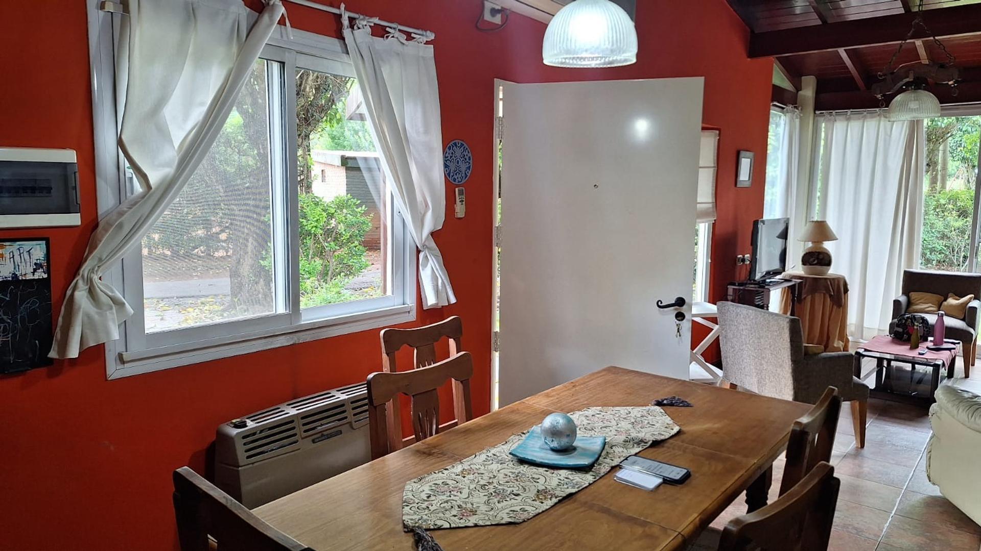 Casa 3 ambientes con 2 baños