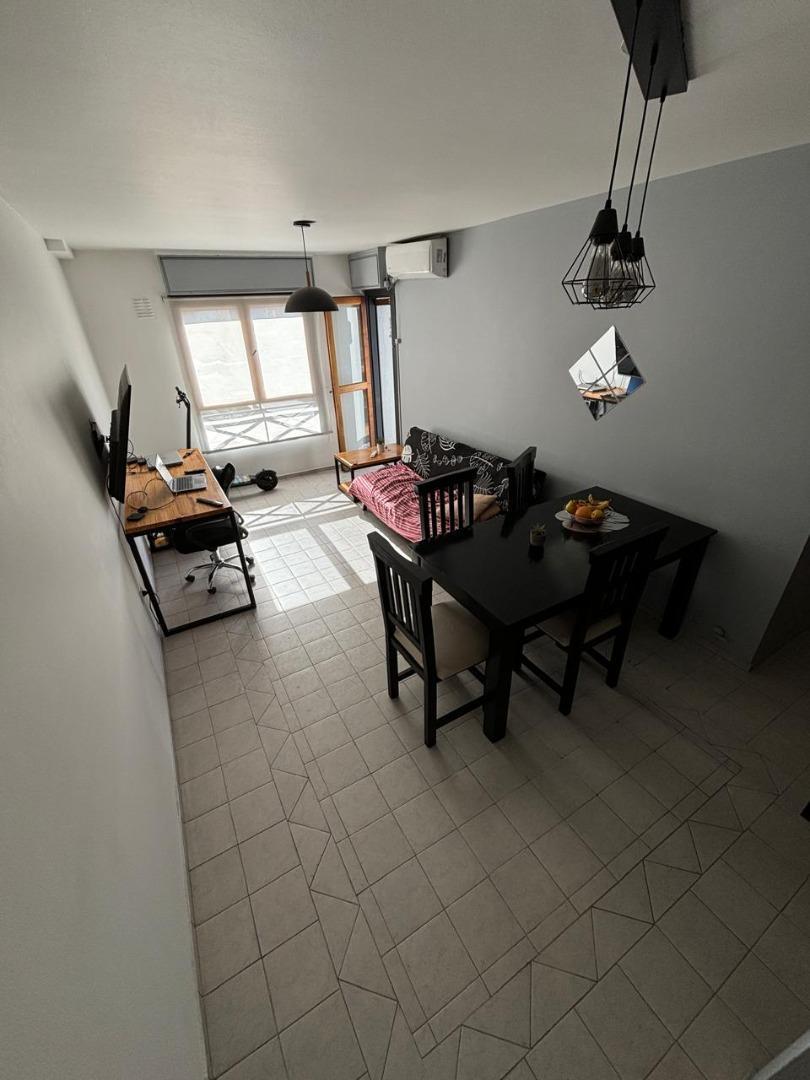 Caseros 1100, Piso 3