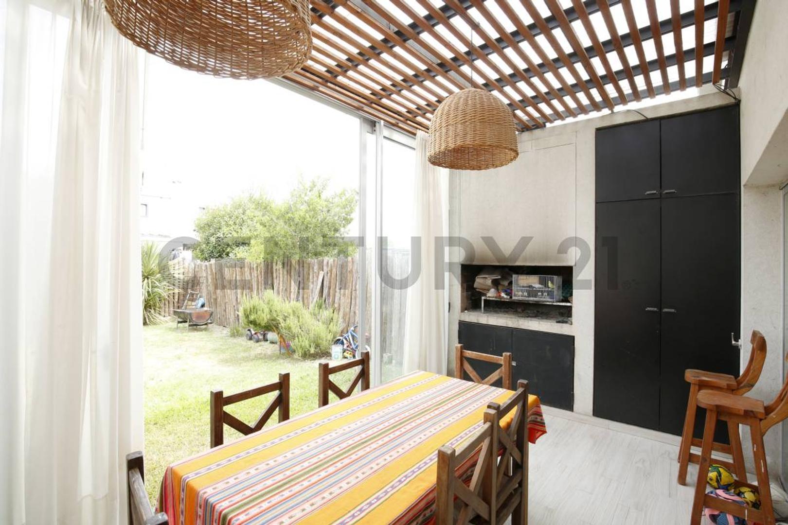 Casa 3 ambientes con 1 baño