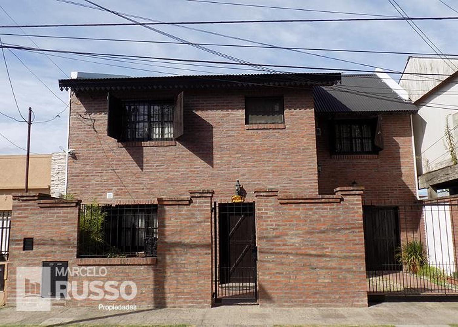 EXCELENTE CHALET 6 AMBIENTES