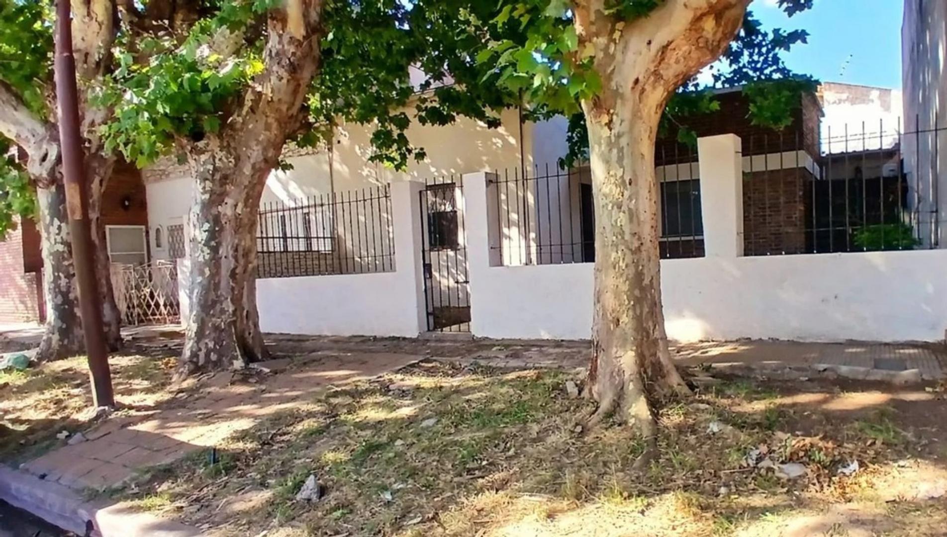 Casa 2 ambientes con 1 baño