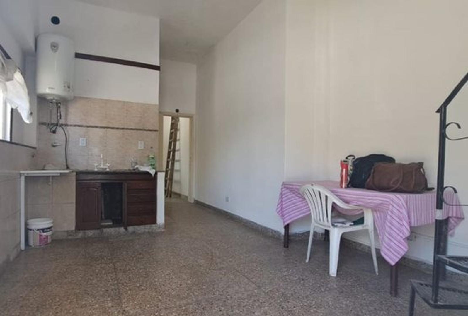 Depto Tipo Casa en Venta de 3 ambientes