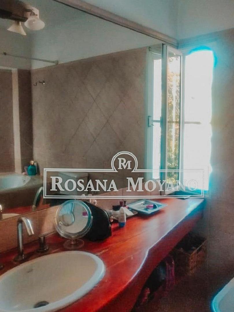 Casa en Venta con 4 cocheras