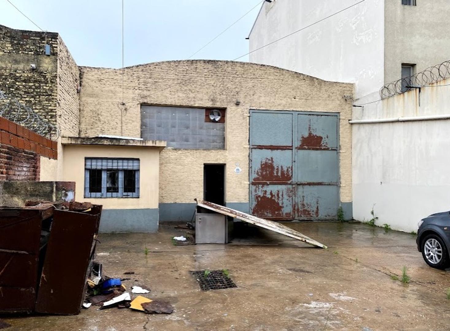 Oportunidad Galpón en Calle Berutti