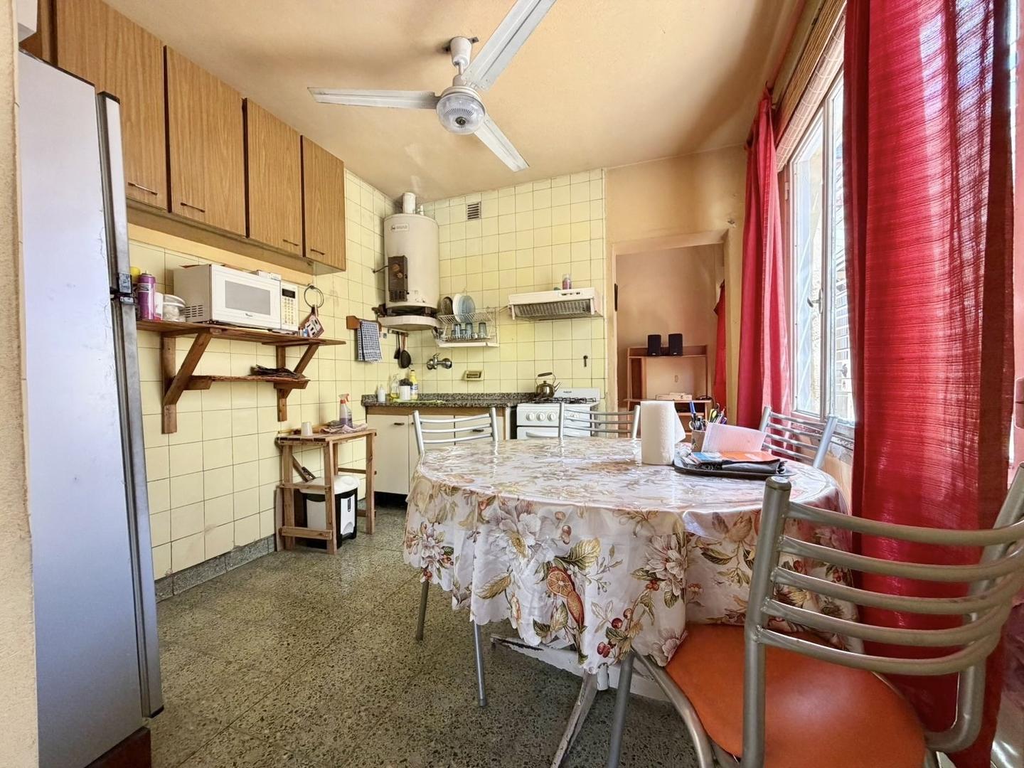 Casa 3 ambientes con 2 baños