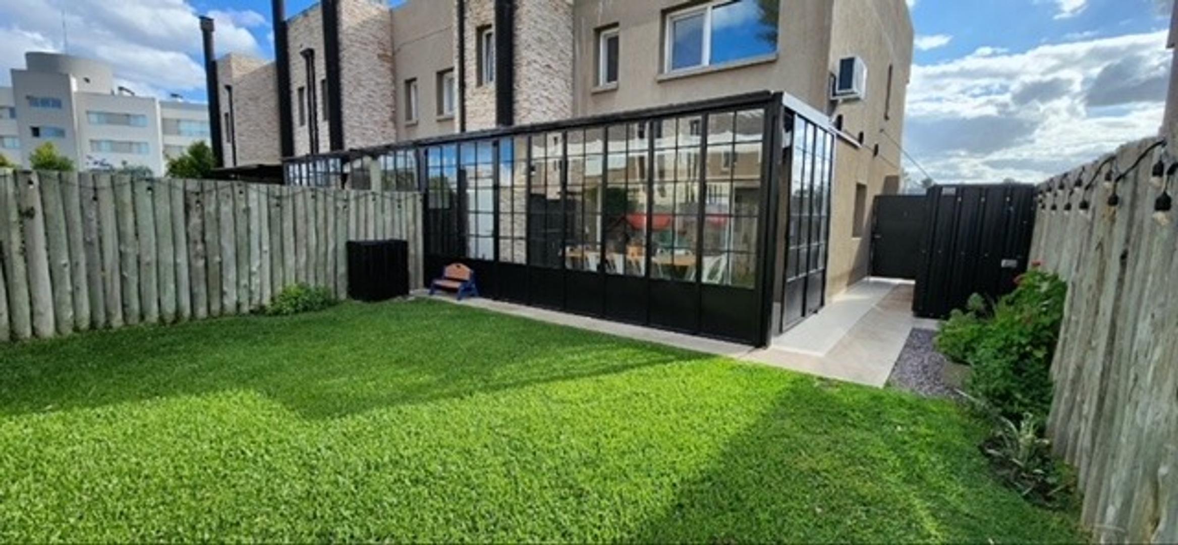 Lagoon Pilar duplex en venta - CUAN PROPIEDADES