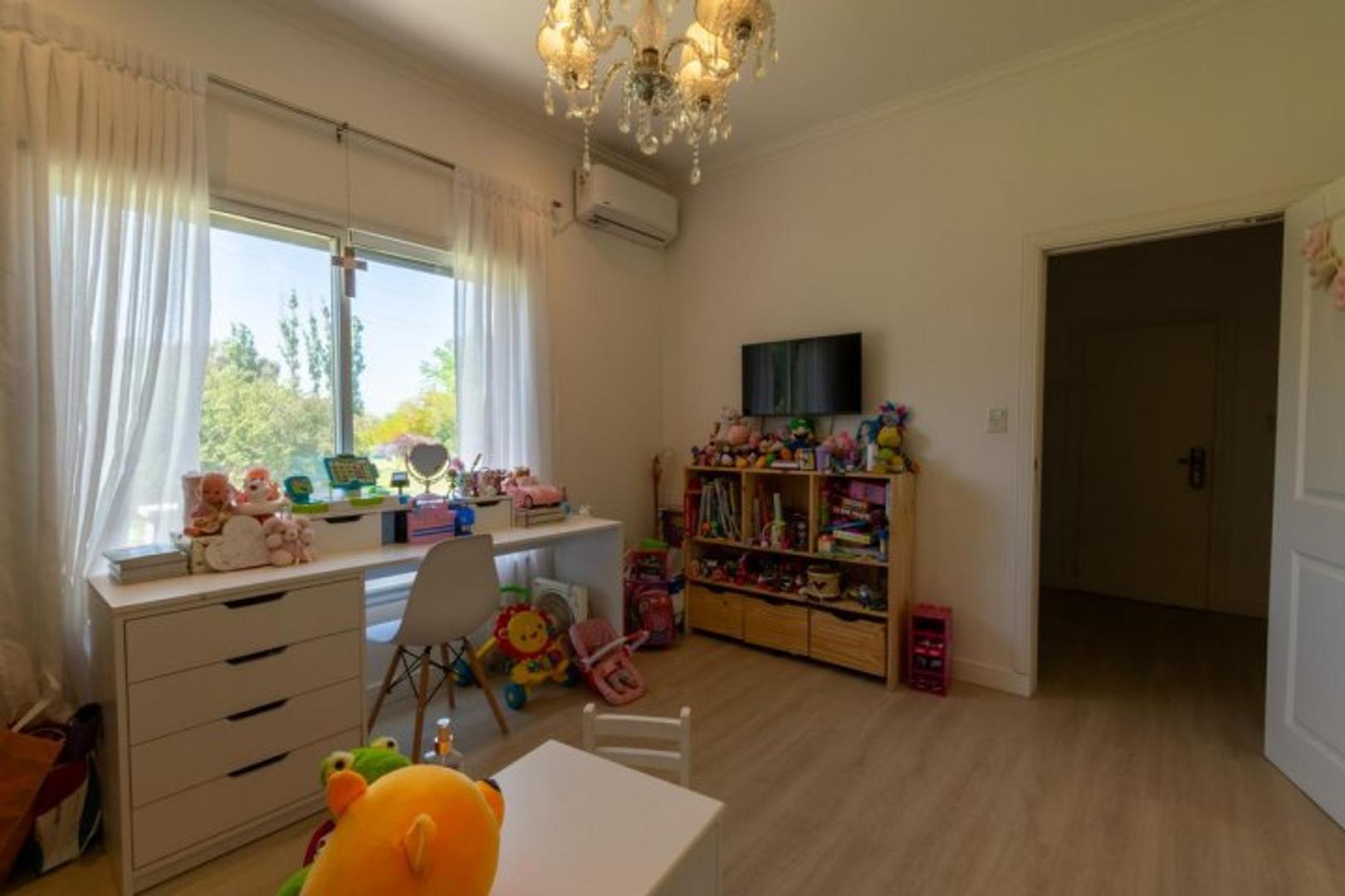 Casa 5 ambientes con 1 baño