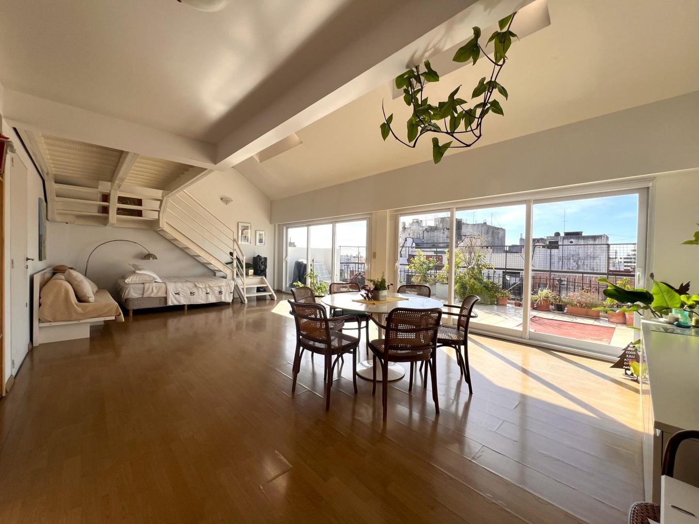 Único dúplex con terraza y vista parcial al río!