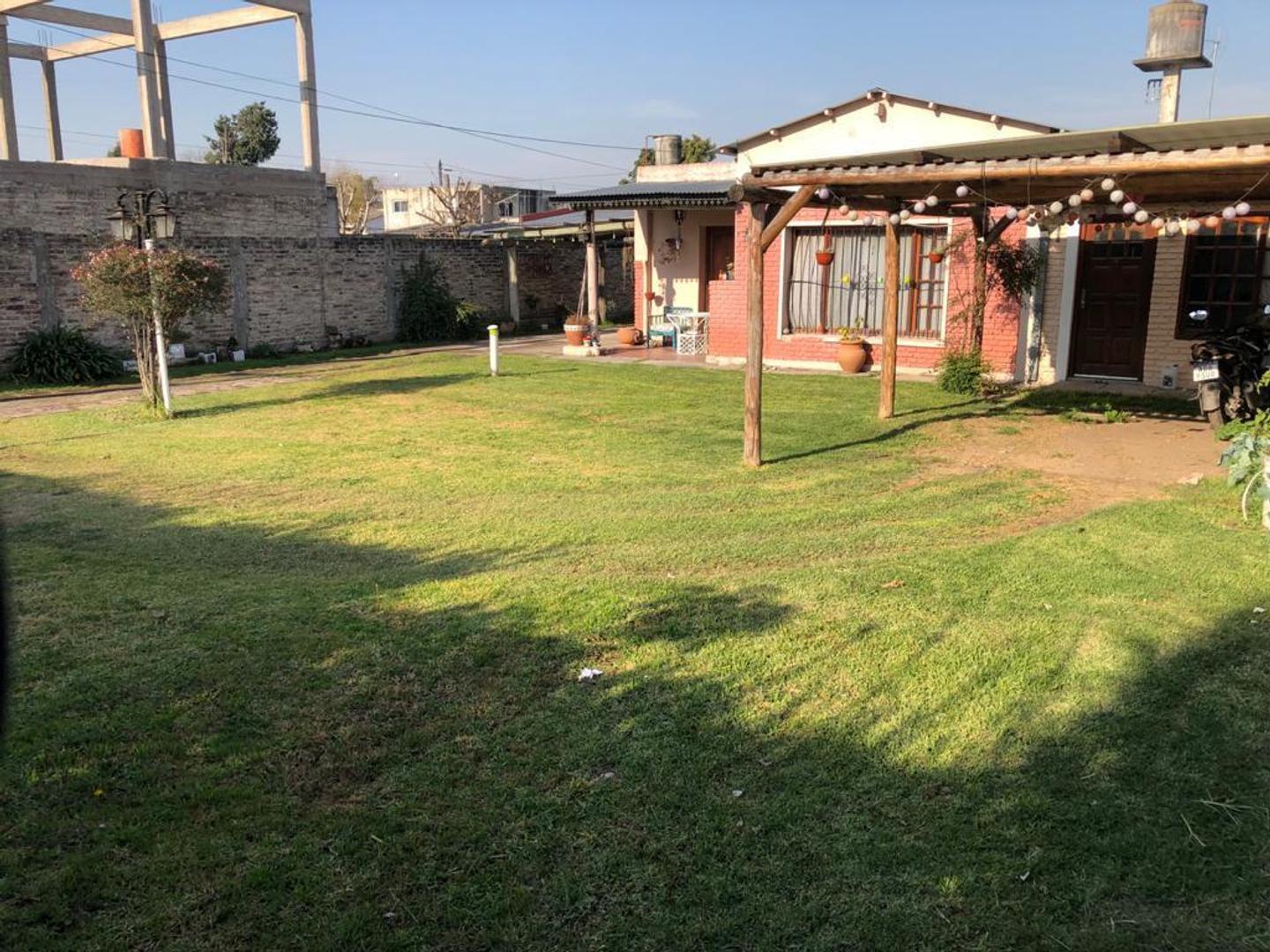 Casa en Venta con 3 cocheras
