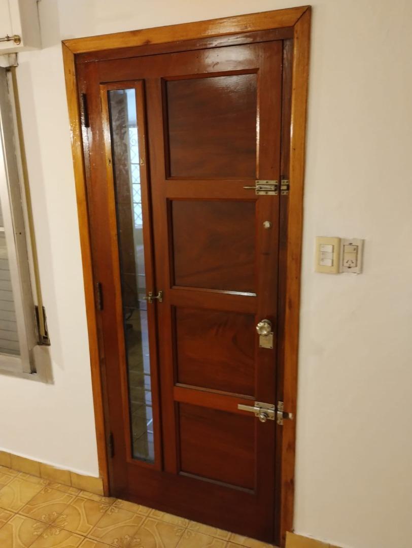 Depto Tipo Casa en Alquiler en Bernal, $ 700.000