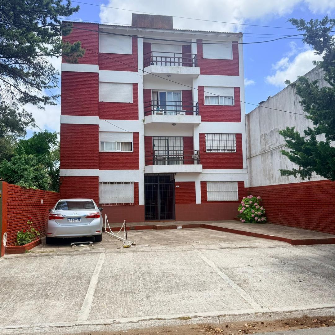 Machado 200, Piso P.B