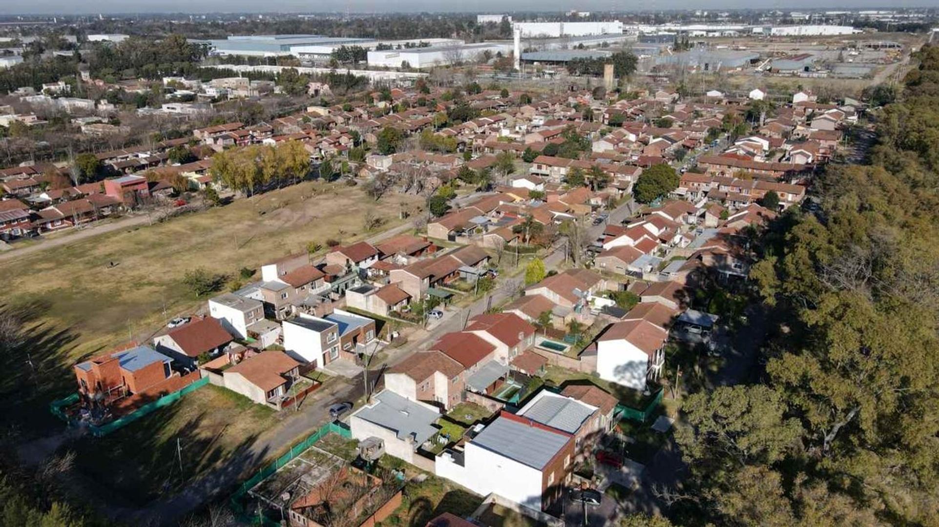 Casa 3 ambientes con 2 baños