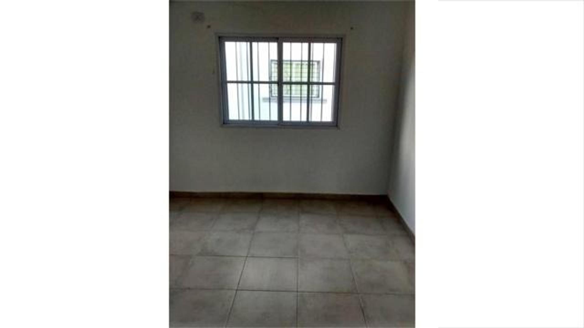 Departamento tipo tres ambientes con espacio para el auto