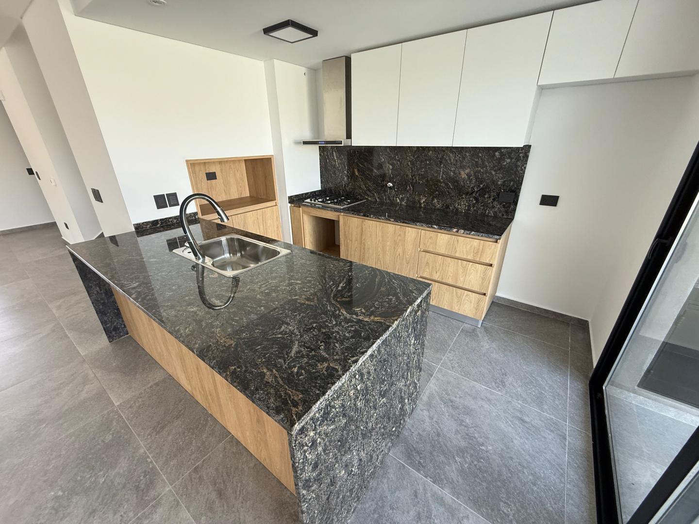 Casa en Venta en La Luisita, USD 297.000