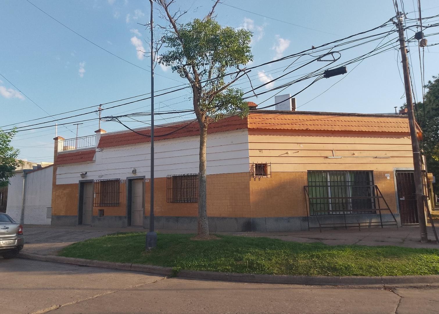 CASA + LOCAL EN VENTA- MARIA SELVA- SANTA FE