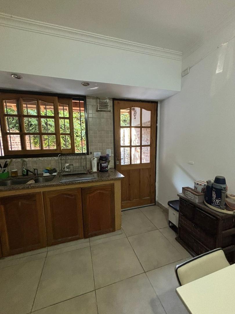 VENTA TRIPLEX 4AMB. CARAPACHAY