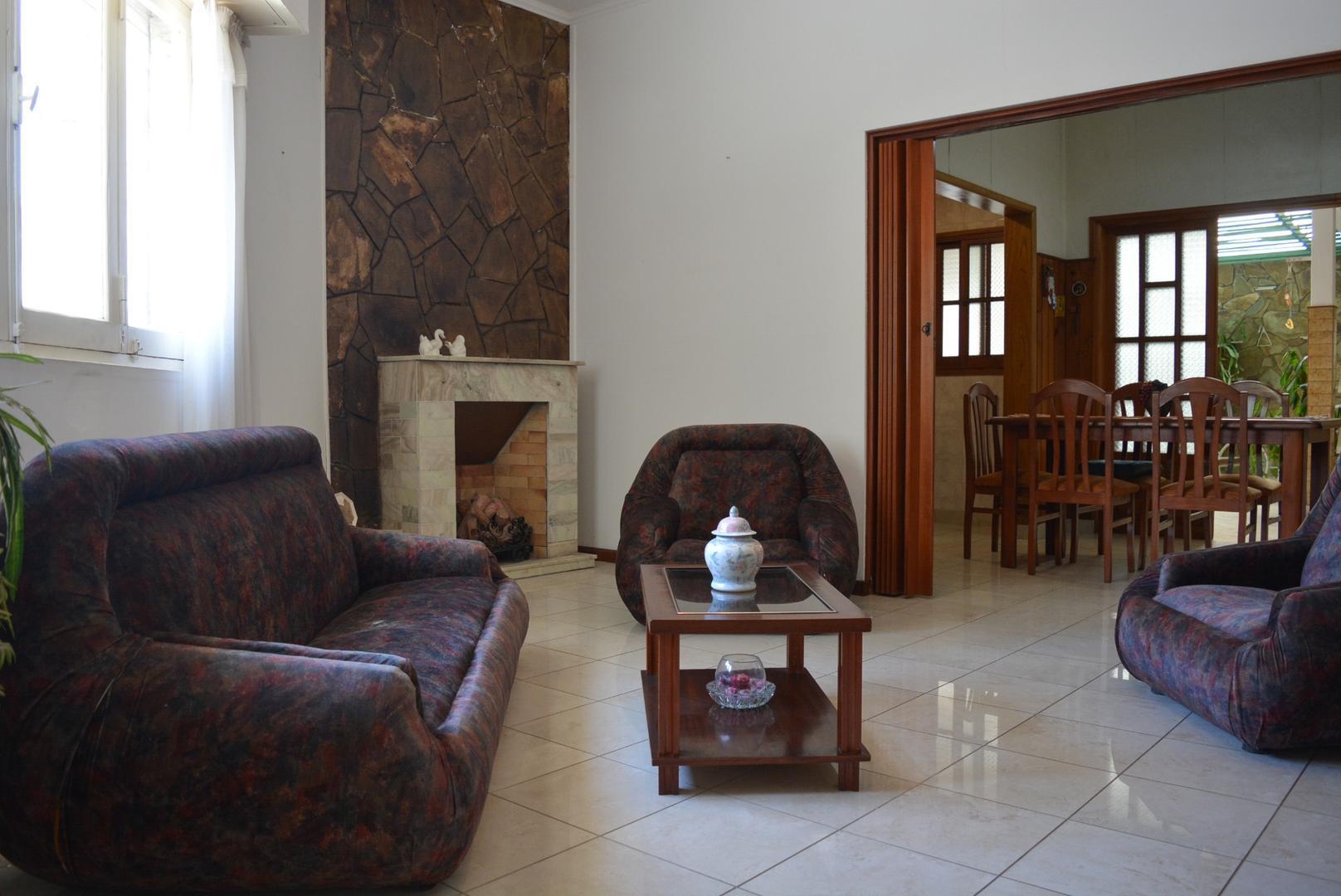 VENTA. Casa 3 dormitorios. Altura Mendoza 5900