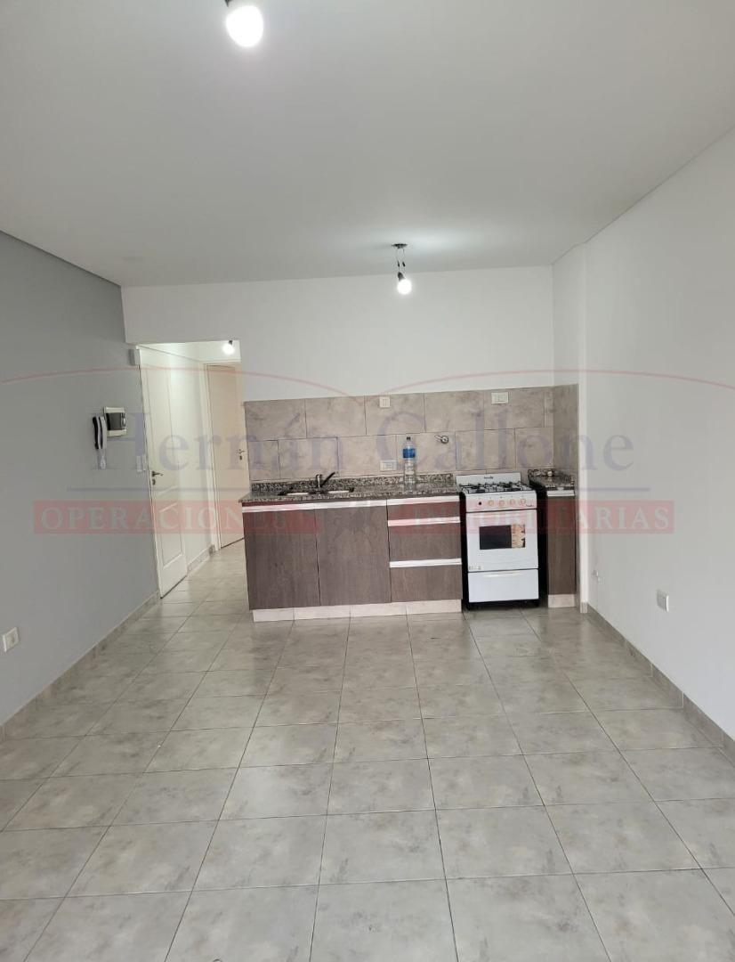 EXCELENTE DEPARTAMENTO 2 AMBIENTES CON COCHERA EN MORÓN