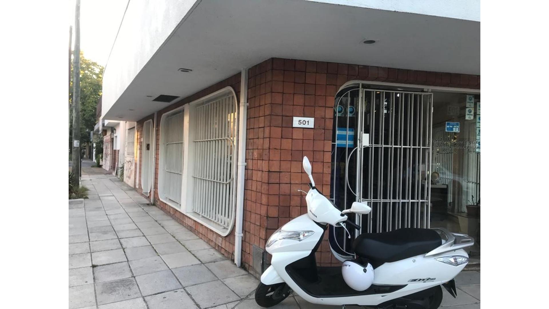 Amplia oficina con excelente ubicación