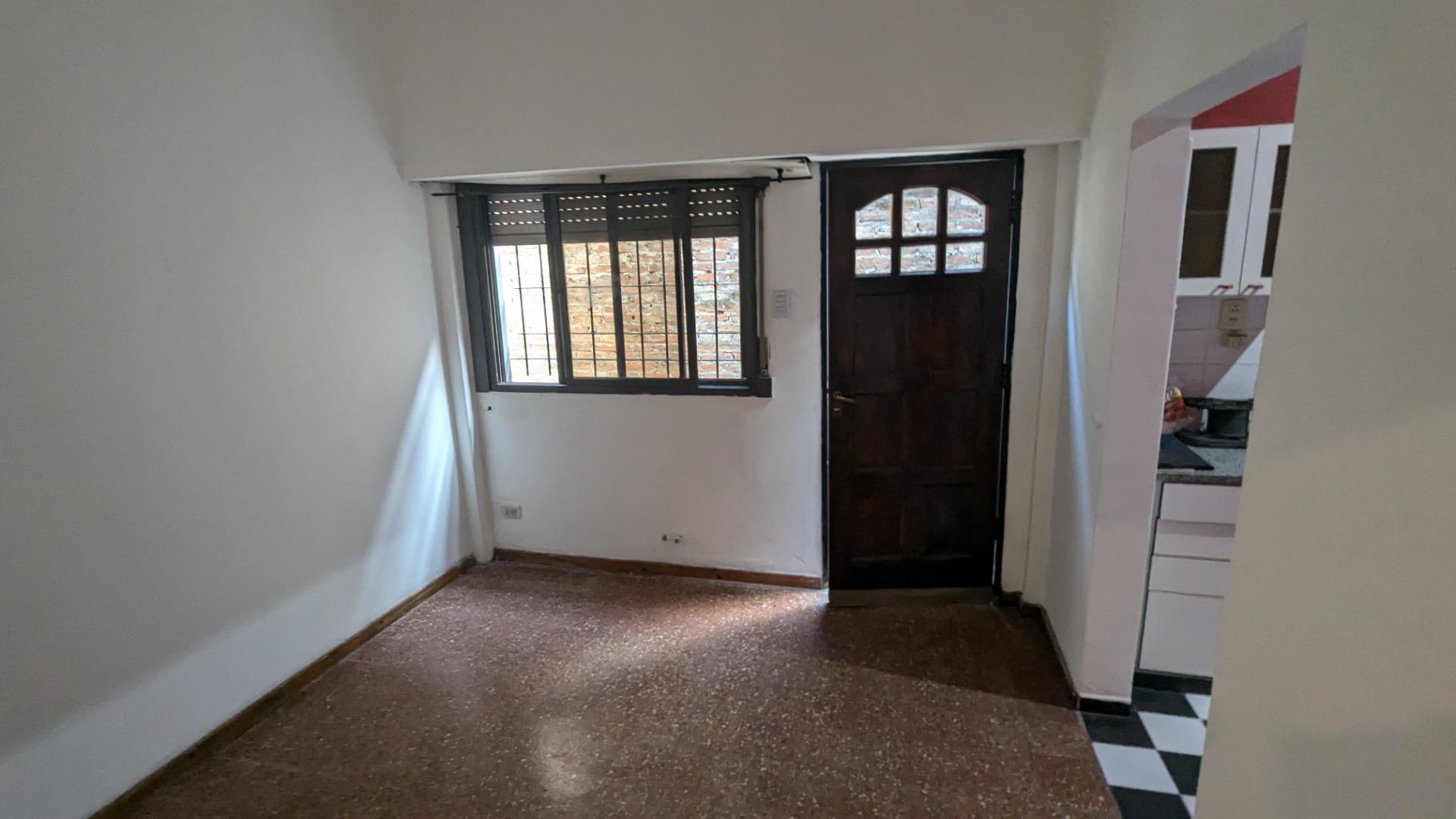Depto Tipo Casa en Venta en Lanus, USD 49.500