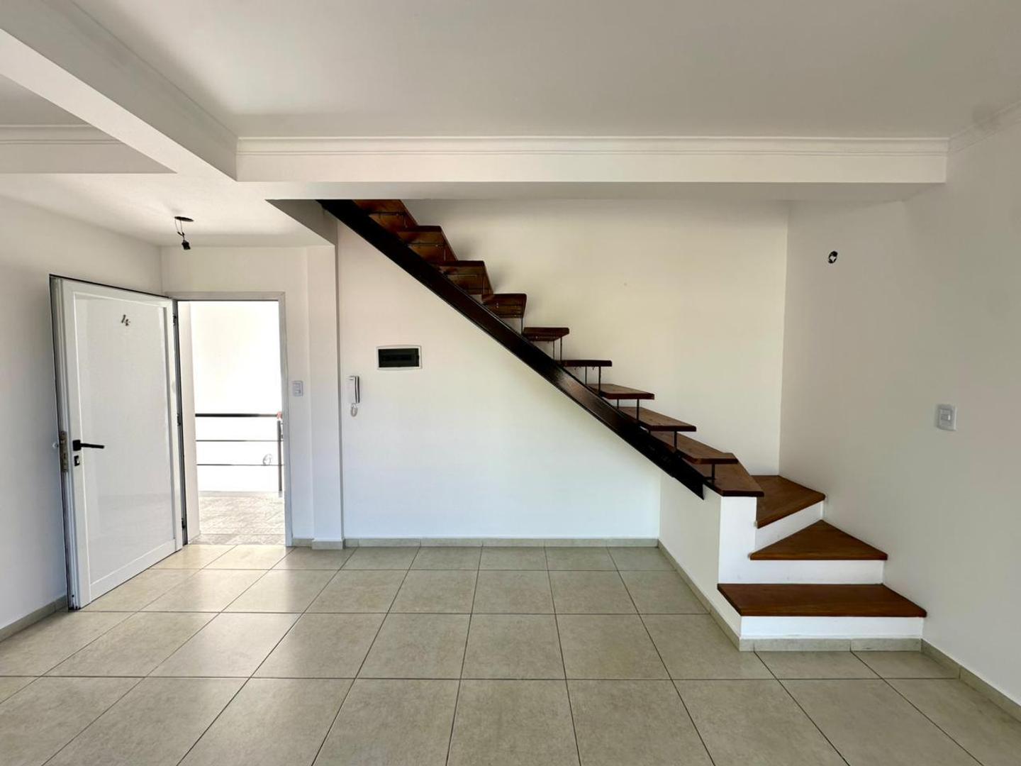 Departamento en Venta en Los Hornos, USD 54.000