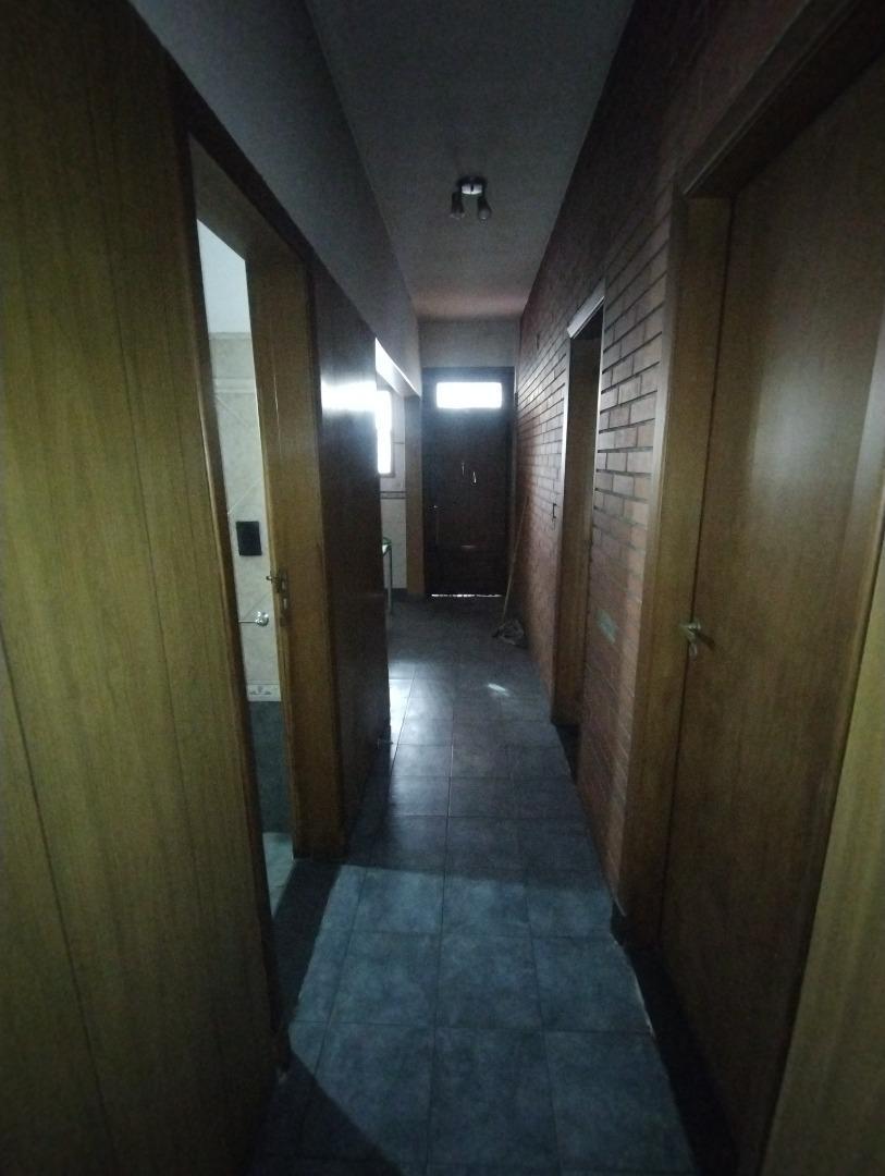 Casa 6 ambientes con 3 baños