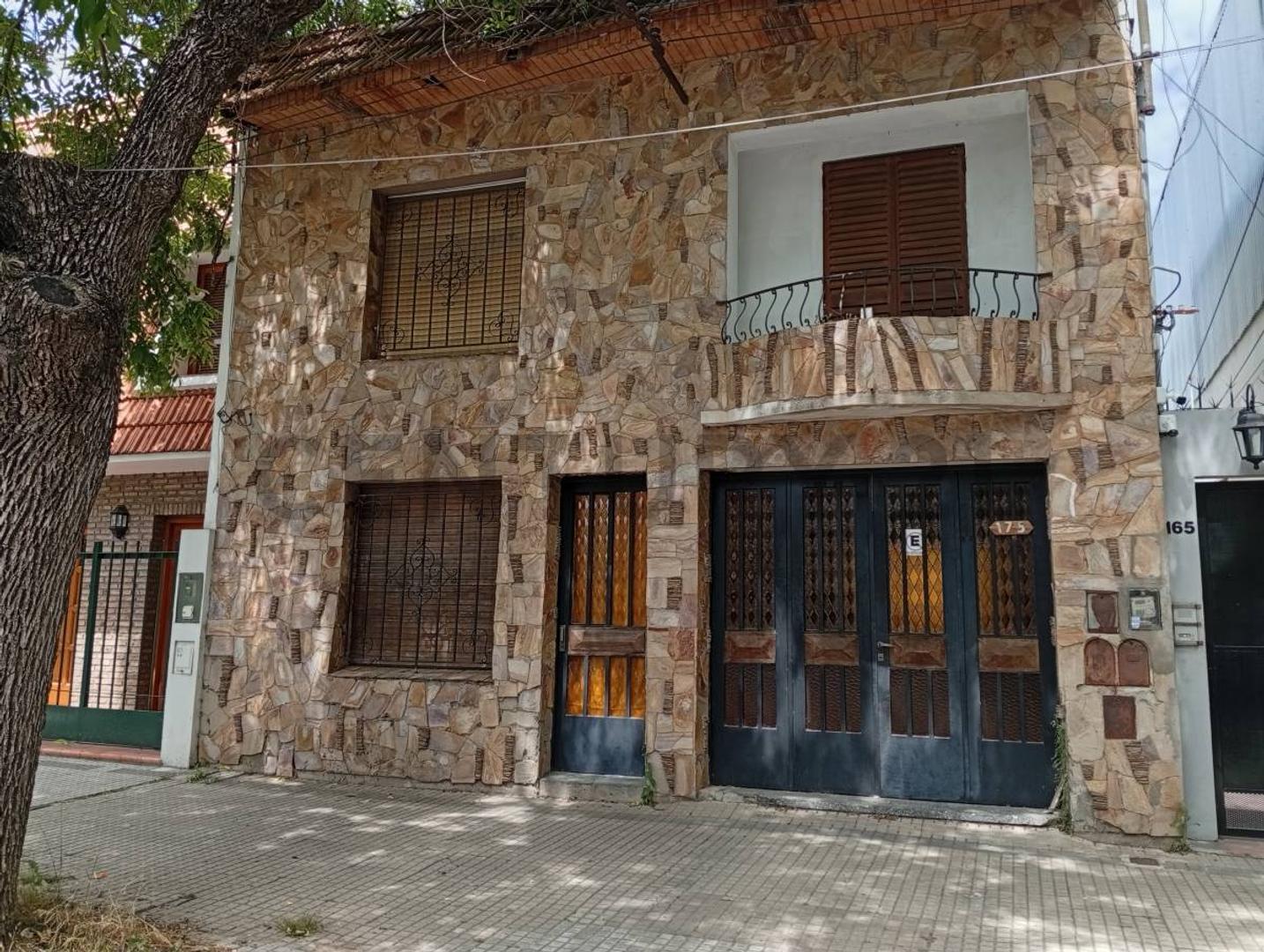 15 ENTRE 35 Y 36, CASA PH EN VENTA DE  3 DORMITORIOS + COCHERA. BARRIO NORTE, LA PLATA.
