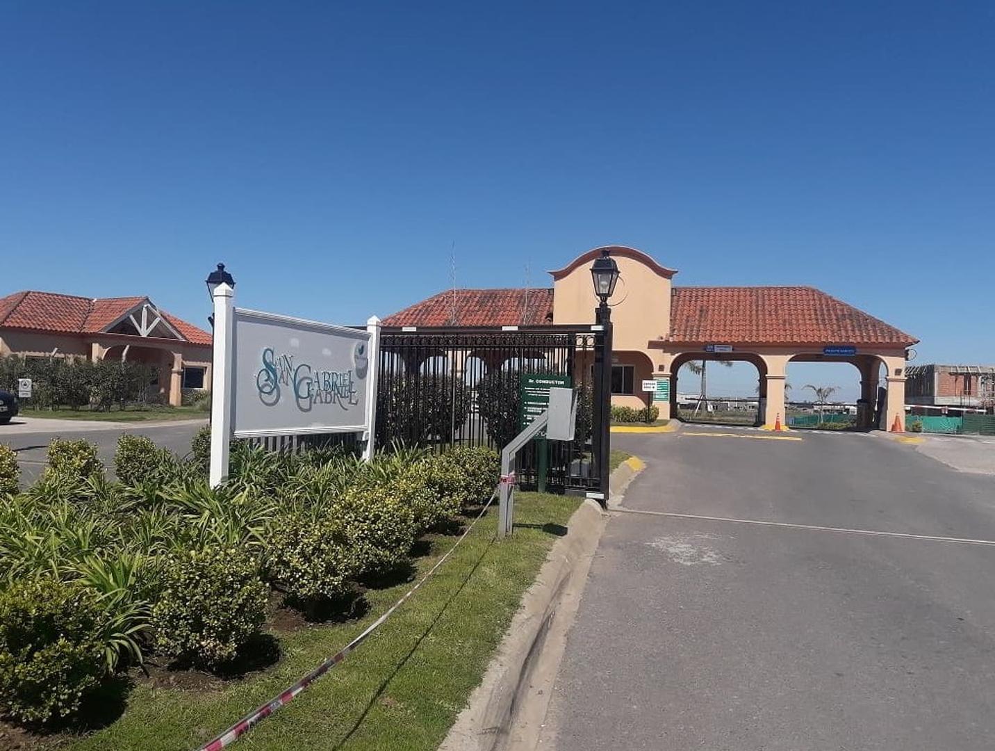 Venta de 2 lotes juntos en barrio Villanueva, San Gabriel