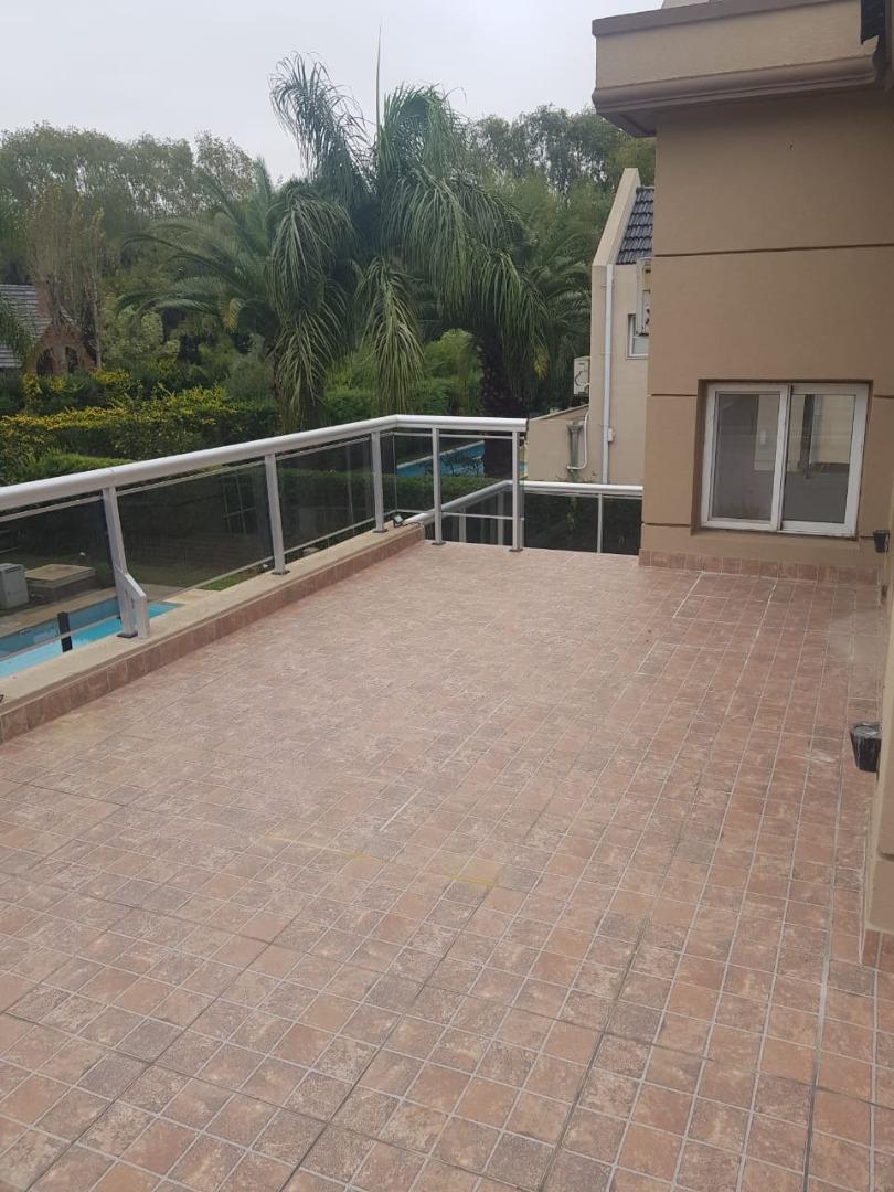 Casa 4 ambientes con 4 baños