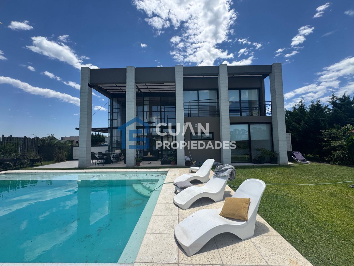 Casa en Alquiler de 3 dormitorios