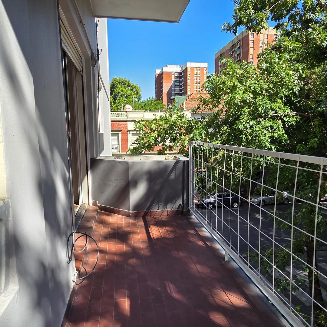 3 ambientes con balcón, muy luminoso!